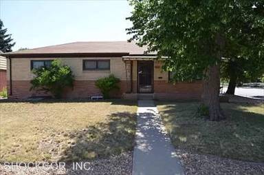 Main picture of 2300 Lansing St