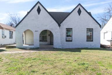 Main picture of 2240 NE 20th St