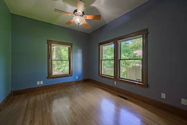 Main picture of 912 E Loren St