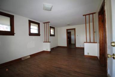 Main picture of 57 Elmont Rd