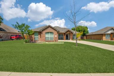 Main picture of 210 Cobblestone Cir