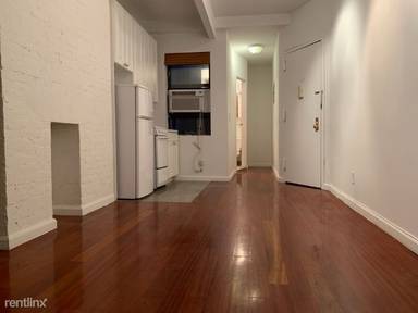 Main picture of 249 E 10th St
