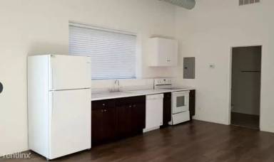 Main picture of 2254 W Foster Ave