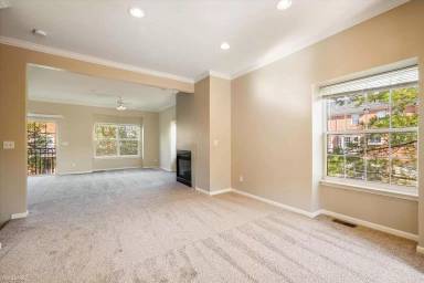 Main picture of 22007 Parkview Dr