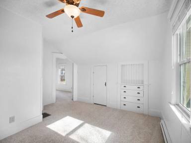 Main picture of 317 W Shannon Ave