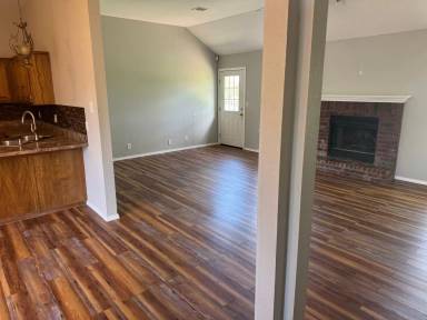 Main picture of 808 E Kansas St