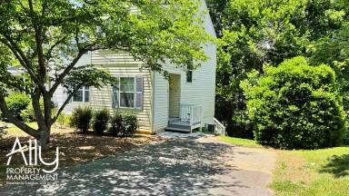 Main picture of 226 Buttercup Ln