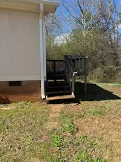 Main picture of 200 Holliday Ln