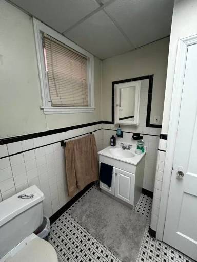 Main picture of 1518 S Broad St