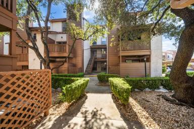 Main picture of Castlewood Condo