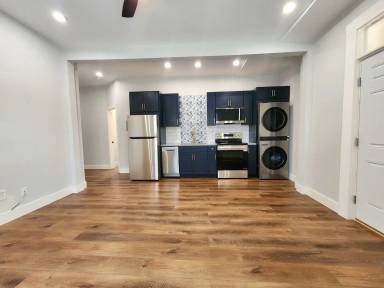 Main picture of 529 Van Buren