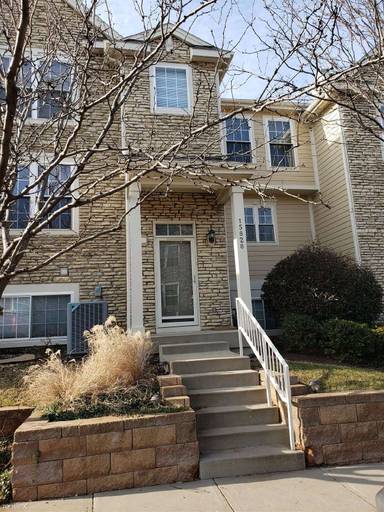 Main picture of 15812 Robinson St