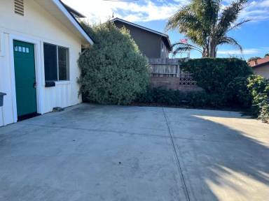 Main picture of 2027 Bayview Ave