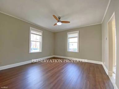 Main picture of 9 Cottage Pl