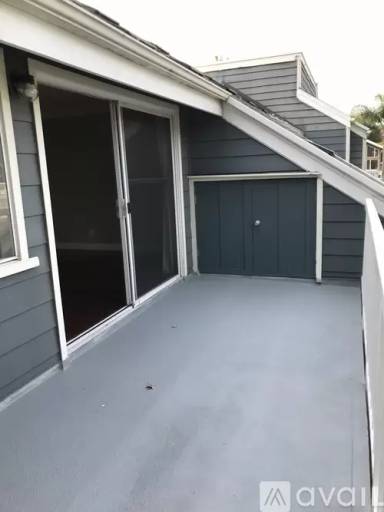 Main picture of 6000 Bixby Village Dr