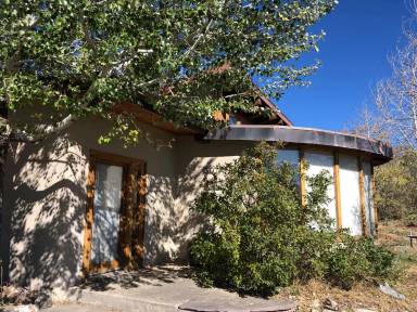 Main picture of 555 Este Es Rd