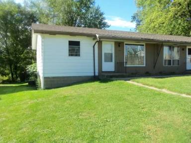 Main picture of 712 E Hines Ave