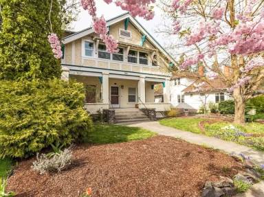 Main picture of 30 W 15th Ave