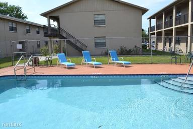 Main picture of 7800 Belcher Rd N