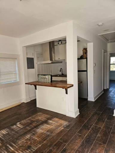 Main picture of 1031 Sparks St SW