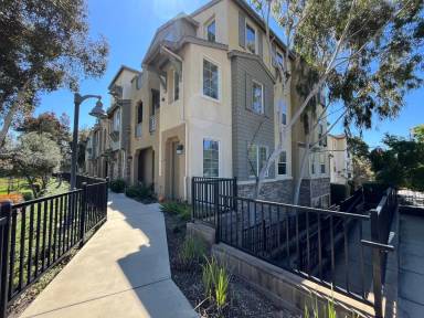 Main picture of 830 Tarragon Ln