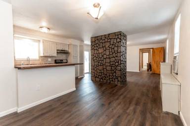 Main picture of 217 Kaercher St