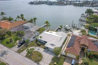 Main picture of 720 64th Ave