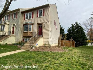 Main picture of 821 Tall Oaks Sq SE