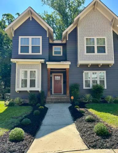 Main picture of 1003 Fairground St