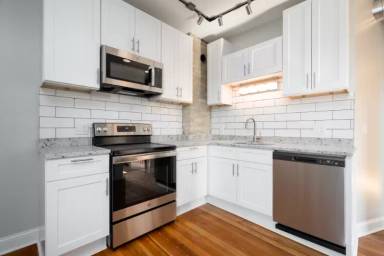 Main picture of 3400-04 University Ave SE