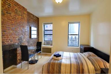Main picture of 1071 1st Ave