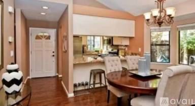 Main picture of 10 Moss Wood Ct