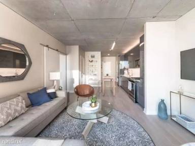 Main picture of 312 W Illinois St