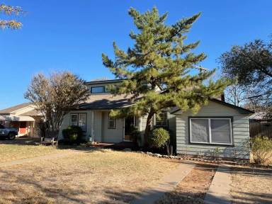 Main picture of 2703 Canton Ave