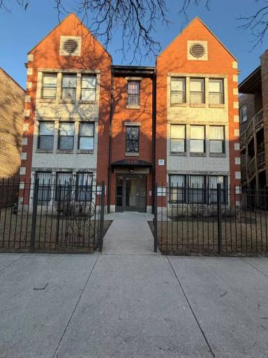 Main picture of 4351 S Champlain Ave