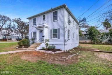 Main picture of 3211 Tom Green St