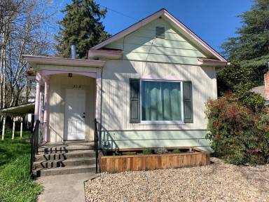 Main picture of 314 NE B St