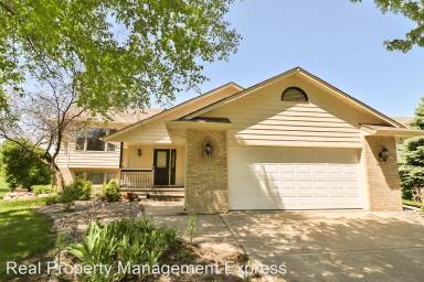 Main picture of 2726 S Avondale Ct