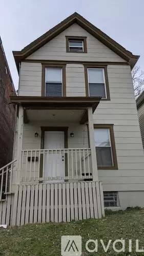 Main picture of 2357 Victor St