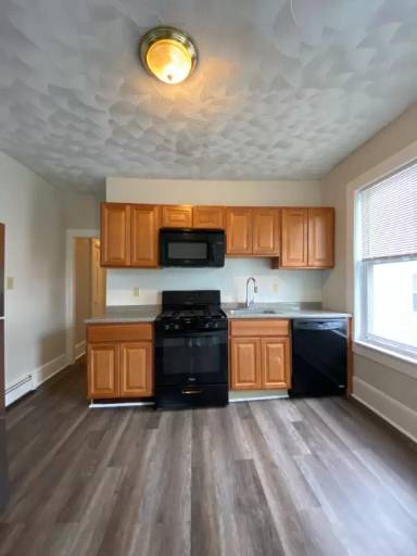 Main picture of 151 E Cottage St