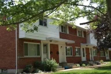 Main picture of 882 Woodhill Dr