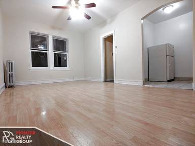Main picture of 4851 N Damen Ave