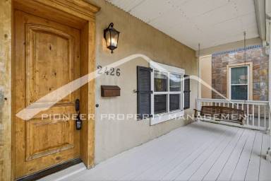 Main picture of 2426 Tremont Pl