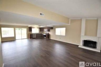 Main picture of 861 W Elm St