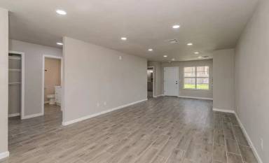 Main picture of 3828 Anderson Villa