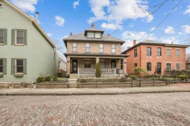 Main picture of 310 E Beck St