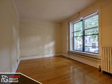 Main picture of 428-438 W Belden Ave
