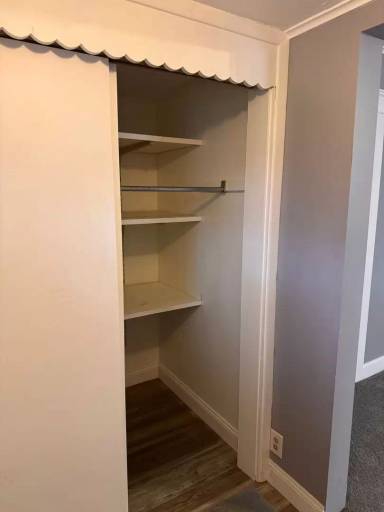 Main picture of 402 W Kenneth Ave
