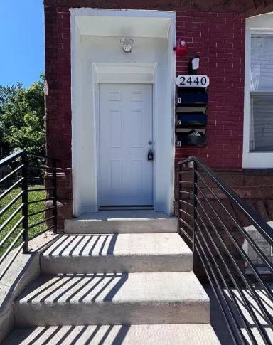 Main picture of 2440 Clifford St