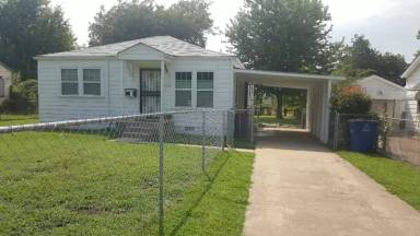 Main picture of 2130 N Quaker Ave